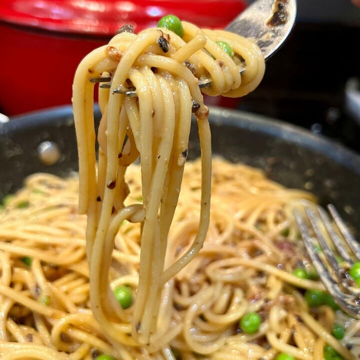 ww spaghetti carbonara with peas, Spaghetti Carbonara with Peas Delish