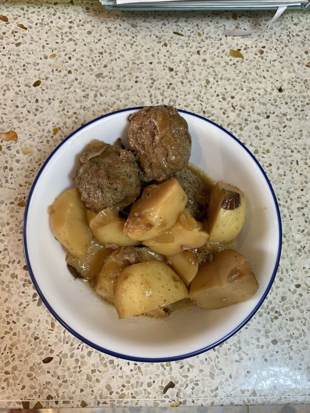 sofrito potato stew and beef patties