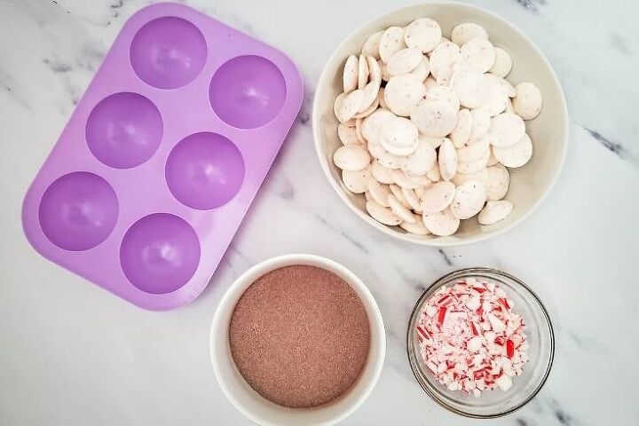 peppermint hot cocoa bombs
