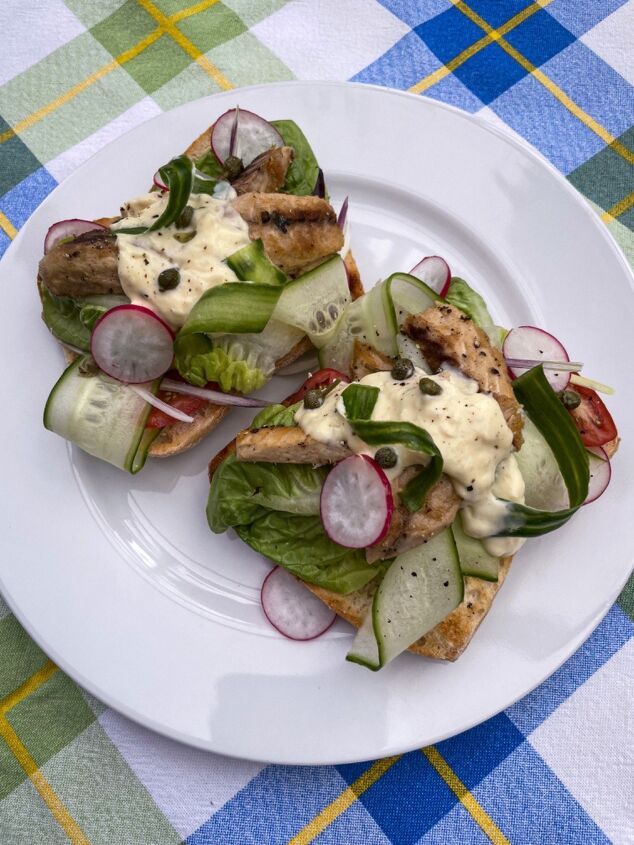 golden mackerel toasts with crispy salad and a horseradish cream