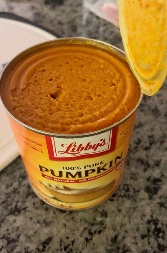 the best creamy pumpkin soup recipe, Opening can of pumpkin pure