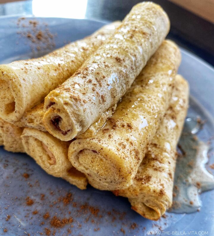 air fryer french toast roll ups easy recipe to follow, Air Fryer French Toast Roll Ups in a plate