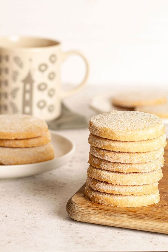 all butter shortbread cookies, Shortbread cookies with a cup of tea