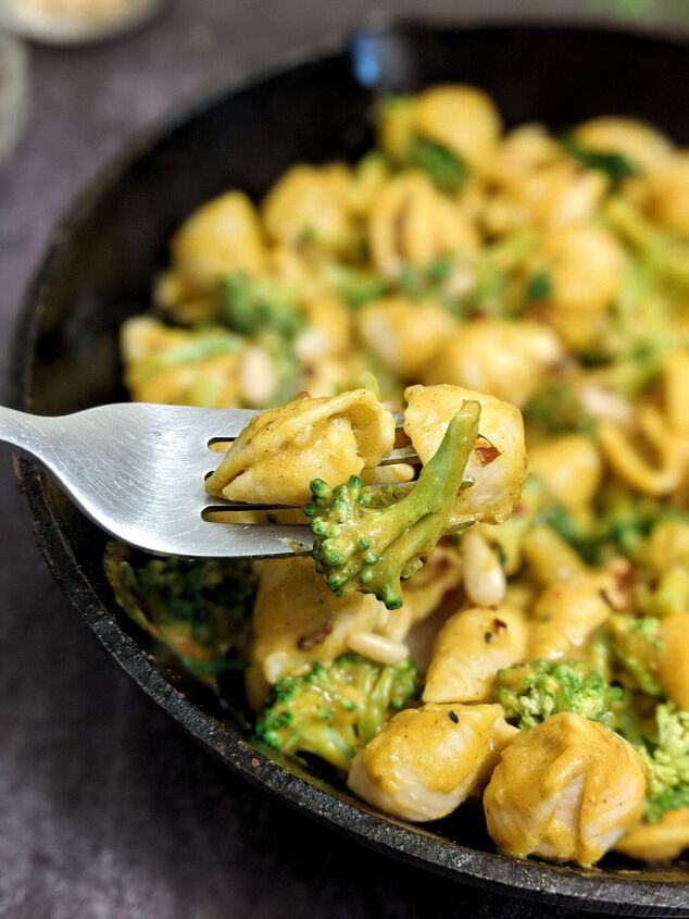 creamy vegan pumpkin mac and cheese with broccoli, This creamy Vegan Pumpkin Mac and Cheese loaded with Broccoli is a super flavorful yet healthy twist on the classic Made with nutritional yeast for that cheesy flavor this is not only lighter than your average vegan mac and cheese but also packed with extra vitamins A total win
