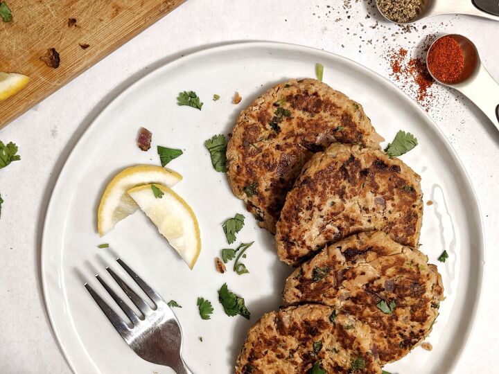 hot n spicy tuna cakes paleo keto, These healthy and spicy tuna fishcakes are made without potato and without breadcrumbs no bread and no carb for a low carb keto friendly paleo and whole30 dinner that s also low calorie since it uses no cheese and no mayo either