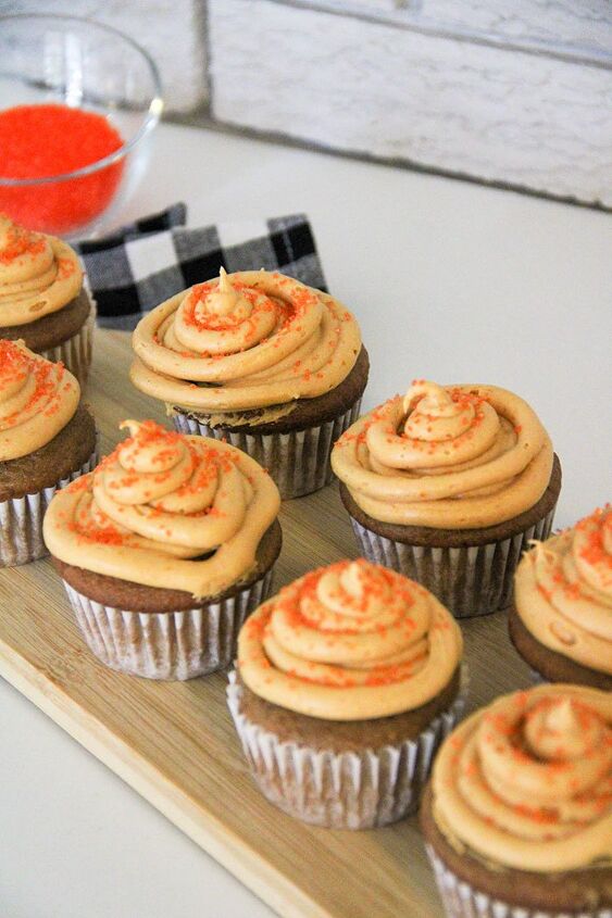 peanut butter pumpkin cupcakes with cake mix