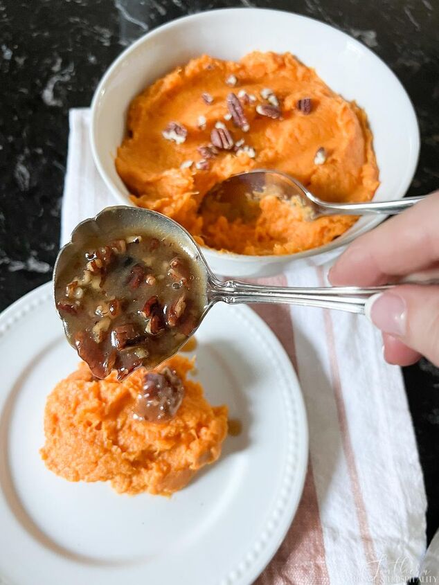 mashed sweet potatoes with bourbon praline sauce divinely delicious, Bourbon praline cream sauce in a ladle