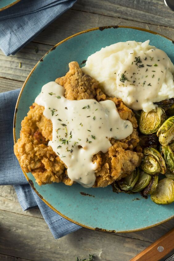 the easiest southern country gravy, Chicken fried steak with white country gravy