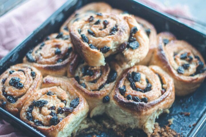 how to make easy vegan chelsea buns, A stack of Chelsea Buns