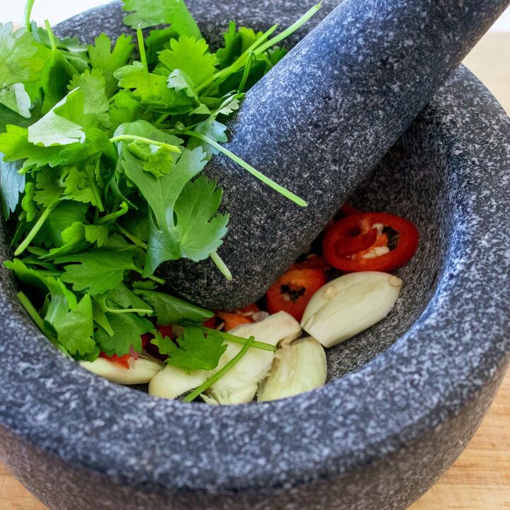 thai beef salad recipe, Ingredients for thai dressing in mortar and pestle