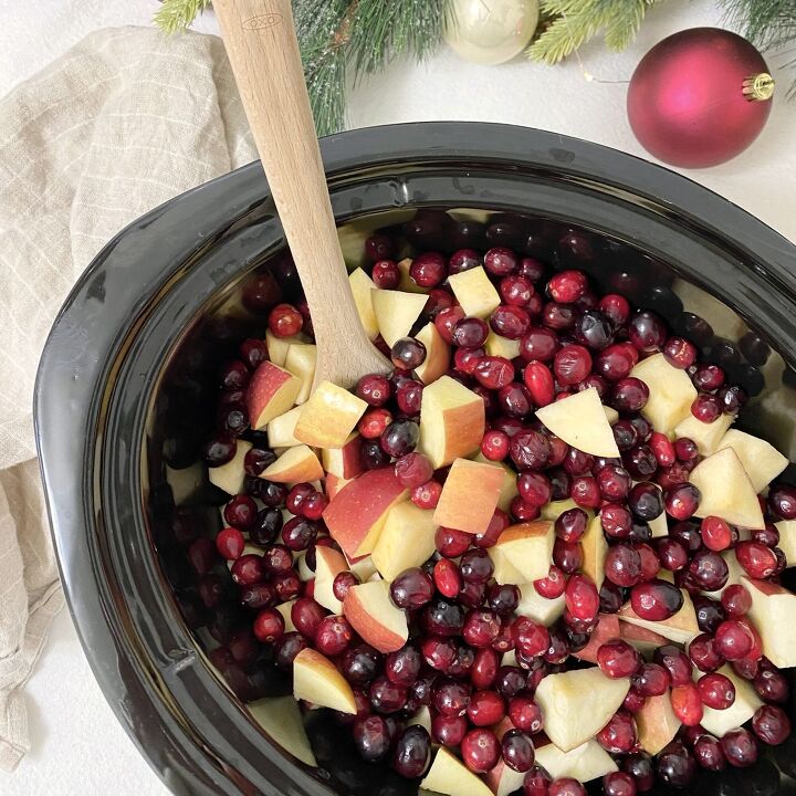 holiday cranberry apple butter, Cranberries and apples in a crockpot