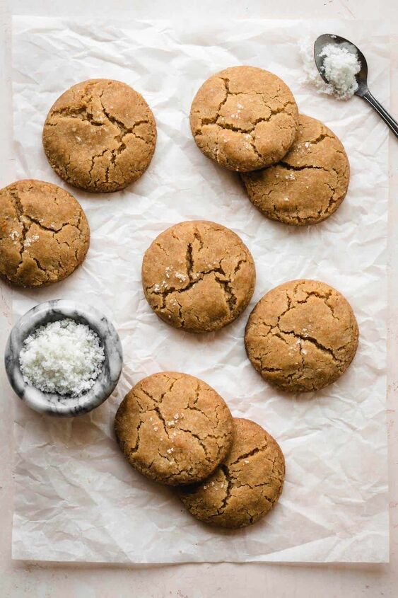 brown butter cookie company recipe, Flaky sea salt in a small bowl next to brown butter cookies