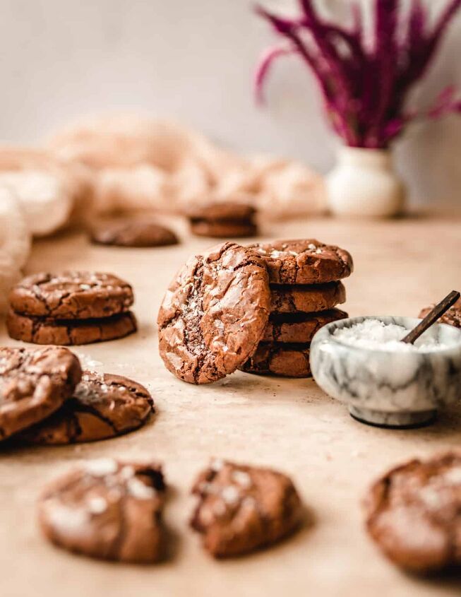 brownie crinkle cookies, shiny crinkle tops on brownies are made using a high proportion of granulated sugar