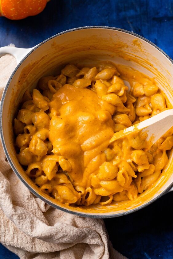 creamy pumpkin mac n cheese, This holiday pasta is gluten free easy to make and so delicious