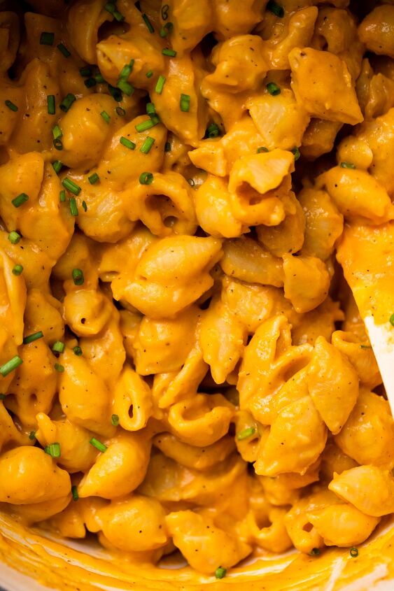 creamy pumpkin mac n cheese, Finish the Mac n Cheese with minced chives then enjoy