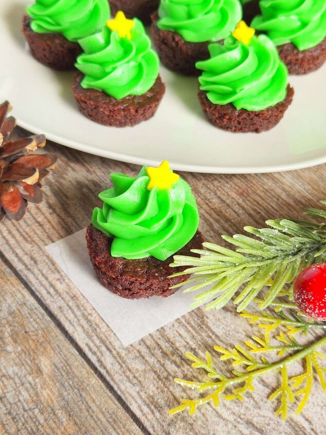 easy and fun grinch brownies recipe for the holidays, christmas tree brownies