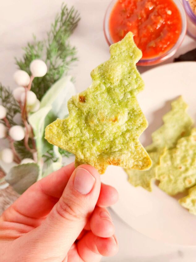 cute christmas tree tortilla chips for the holidays, make tortilla chips like christmas trees
