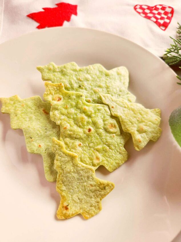 cute christmas tree tortilla chips for the holidays, tree tortilla chips