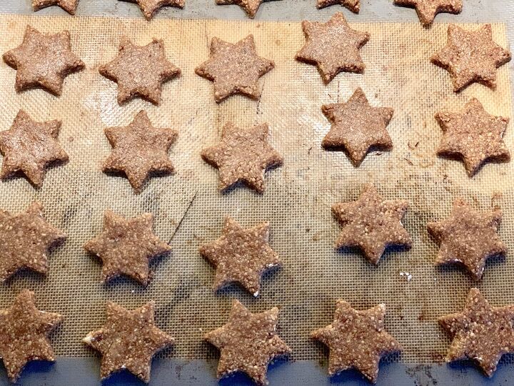 authentic german cinnamon star cookies zimtsterne, german cinnamon star cookies on silicone baking mat