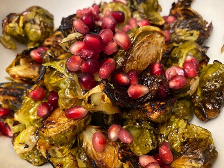 pomegranate roasted brussel sprouts