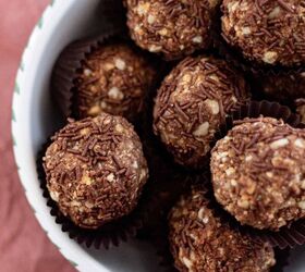 easy and delicious vegan boozy truffles, Truffles in a bowl