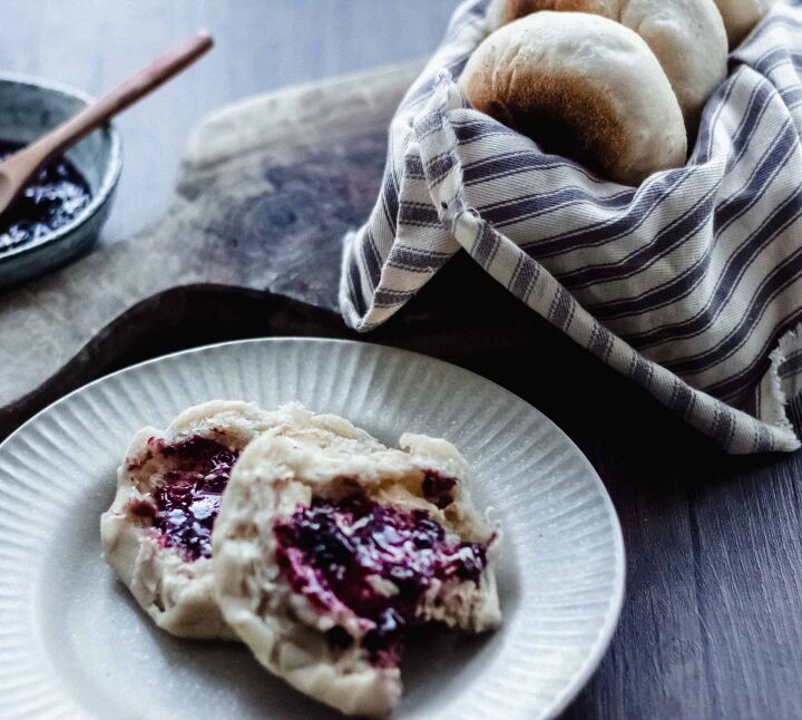 how to make easy english muffins, English muffins with jam