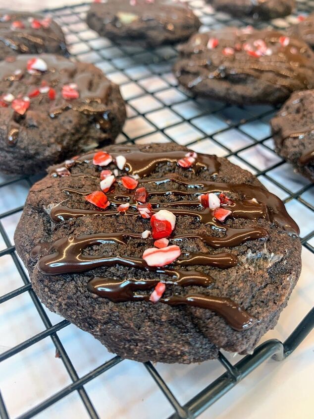 chocolate peppermint cookies with cheesecake filling, Chocolate Peppermint Cookies with Cheesecake Filling
