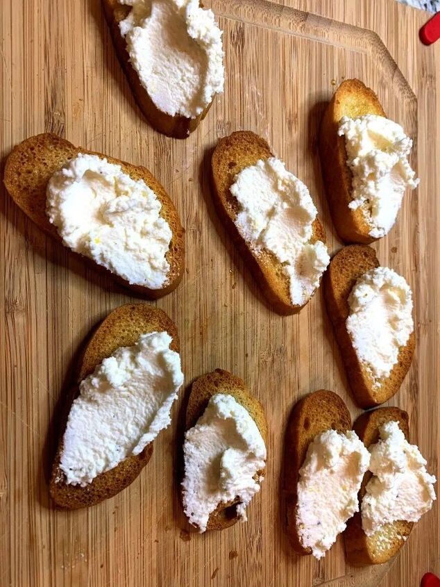 easy whipped ricotta cheese crostini with honey and walnuts