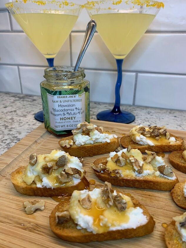 easy whipped ricotta cheese crostini with honey and walnuts, Easy Whipped Ricotta Cheese Crostini with Honey and Walnuts