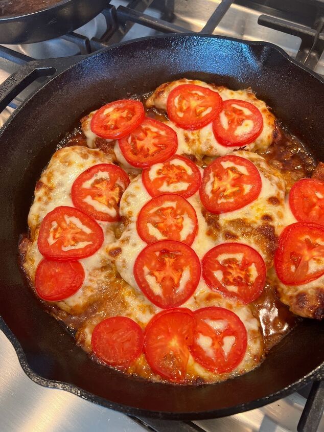one pan caprese chicken, If you want your mozz to be a bit golden turn the broiler on for a couple of minutes