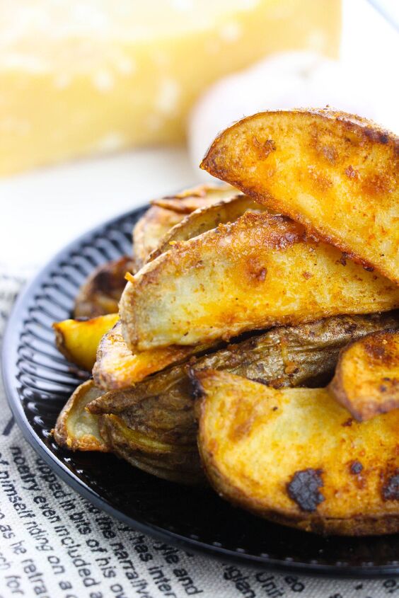 baked garlic parmesan potato wedges recipe, garlic parmesan potato wedges