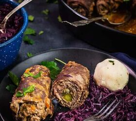 rouladen german beef roll ups instant pot and slow cooker, Rouladen on a plate and in the pan