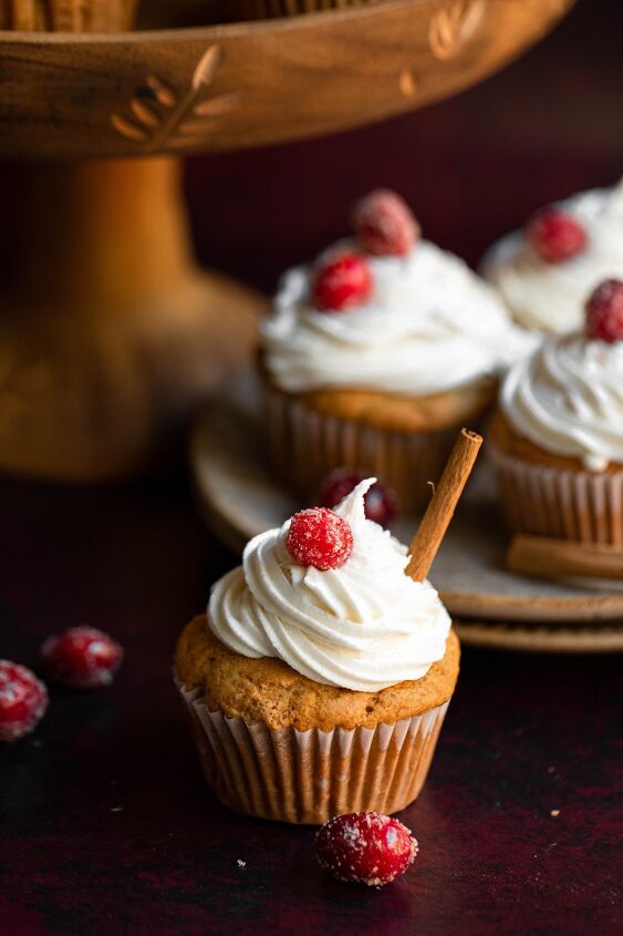 gluten free snickerdoodle cupcakes, With buttercream frosting and sugared coated cranberries these adorable cupcakes are a must this winter