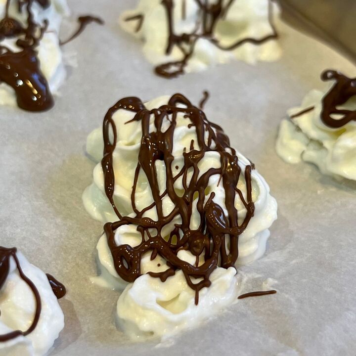 melted chocolate frozen whipped cream bites ww 1 pt, Drizzle chocolate over the whipped cream Yummy