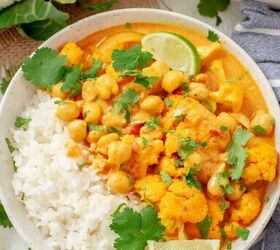 Creamy Vegan Chickpea Cauliflower Curry | Foodtalk