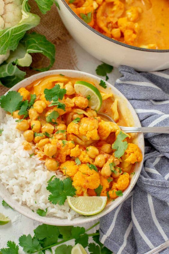 creamy vegan chickpea cauliflower curry