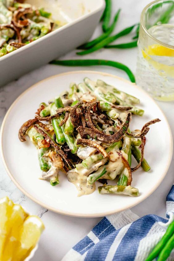 cheesy green bean casserole with bacon, Green beans casserole on a serving plate