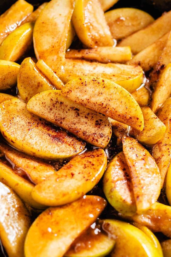 fried apples with cinnamon