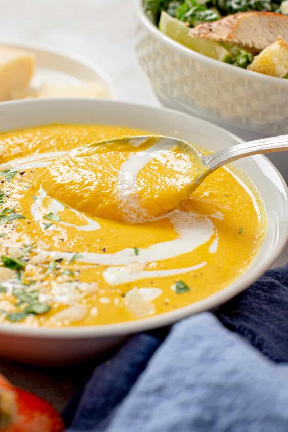 healing carrot ginger turmeric soup vegan