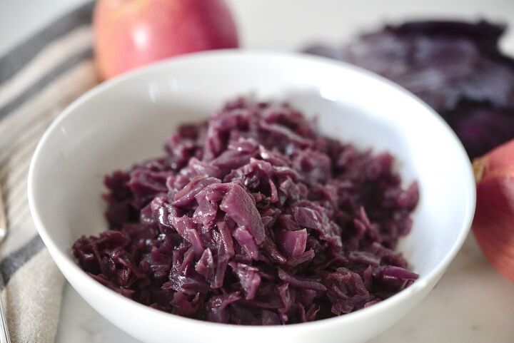 traditional german red cabbage recipe, braised red cabbage in bowl
