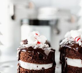 Mini Peppermint Hot Cocoa Cakes