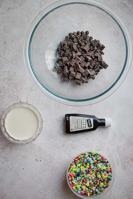 easy chocolate christmas truffles, You only need a few simple ingredients for these truffles