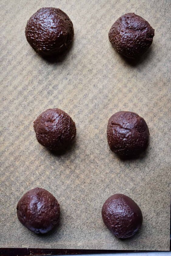 easy chocolate christmas truffles, Parchment paper keeps the truffles from sticking to the baking sheet