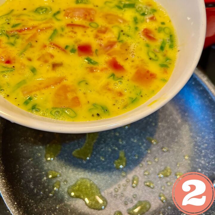 ww creamy scrambled eggs 2 pts, Add your scrambled eggs into the non stick pan