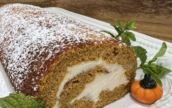 How to Make a Pumpkin Roll With Cream Cheese Filling