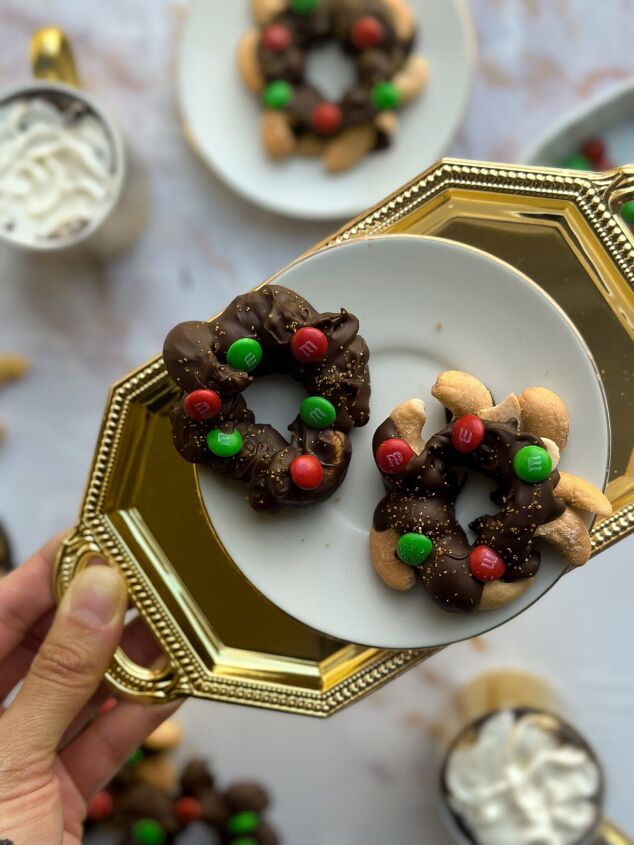 chocolate cluster wreaths