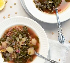 lebanese lemon lentil soup adas bi hamod, two bowls of adas bi homid soup with lemon on the side