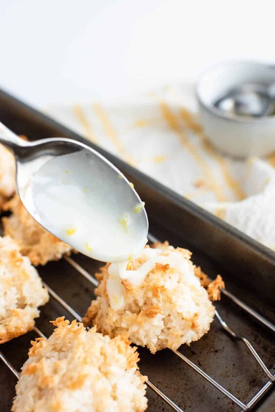 lemon coconut macaroons, Drizzle over macaroons