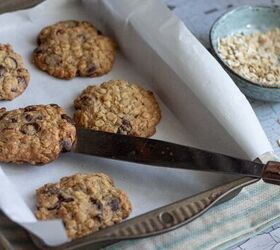 How to Make Delicious Vegan Chocolate Chip Oatmeal Cookies