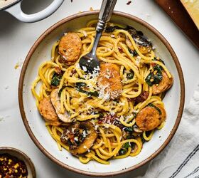 <b>Our dinner suggestion:</b> Chicken, sausage, kale, & mushroom pasta